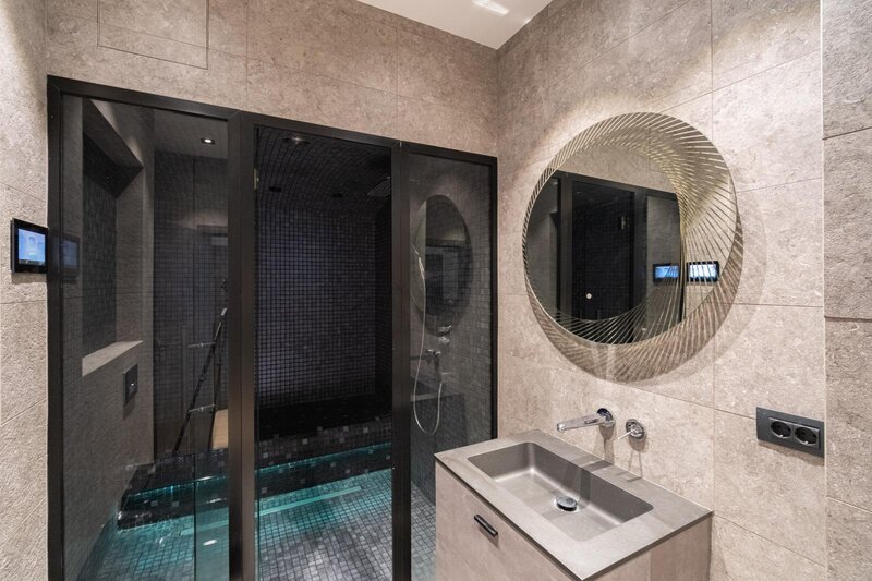 Lacul Tei, Laguna Residence